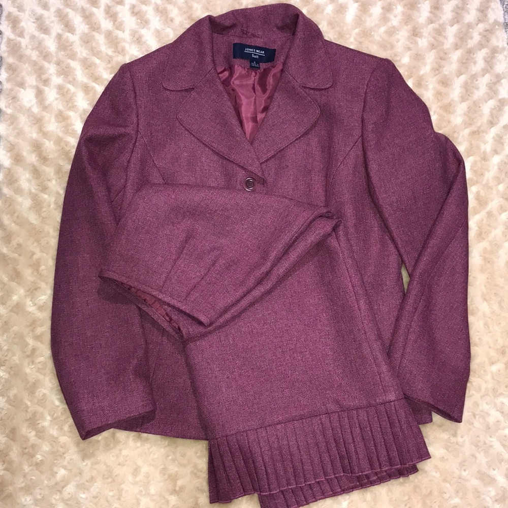 Jones Wear Suit women size 6 color purple